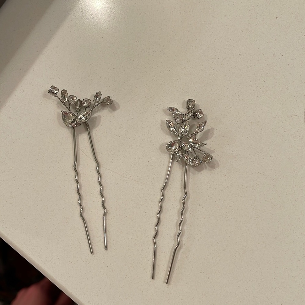 Olive + piper hair pins . Wedding. Bride. Bridal